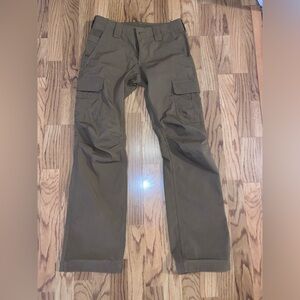 Under armour tactical elite cargo pants size 4